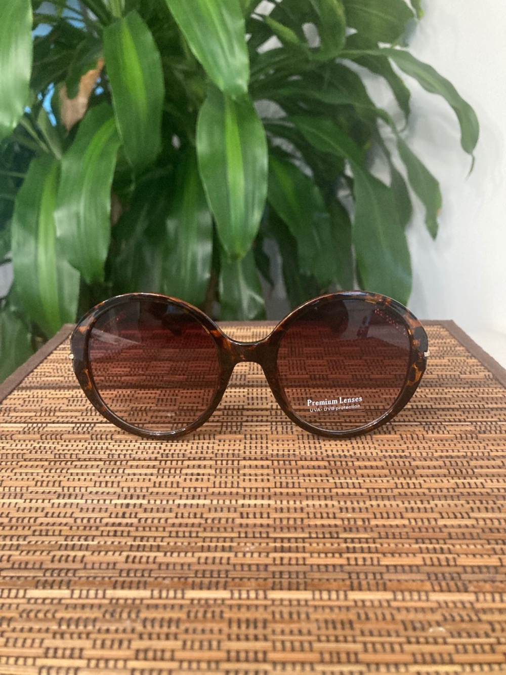 Round Sunglasses With Fixed Metal Chain Leg Detail (5627)Brown Print